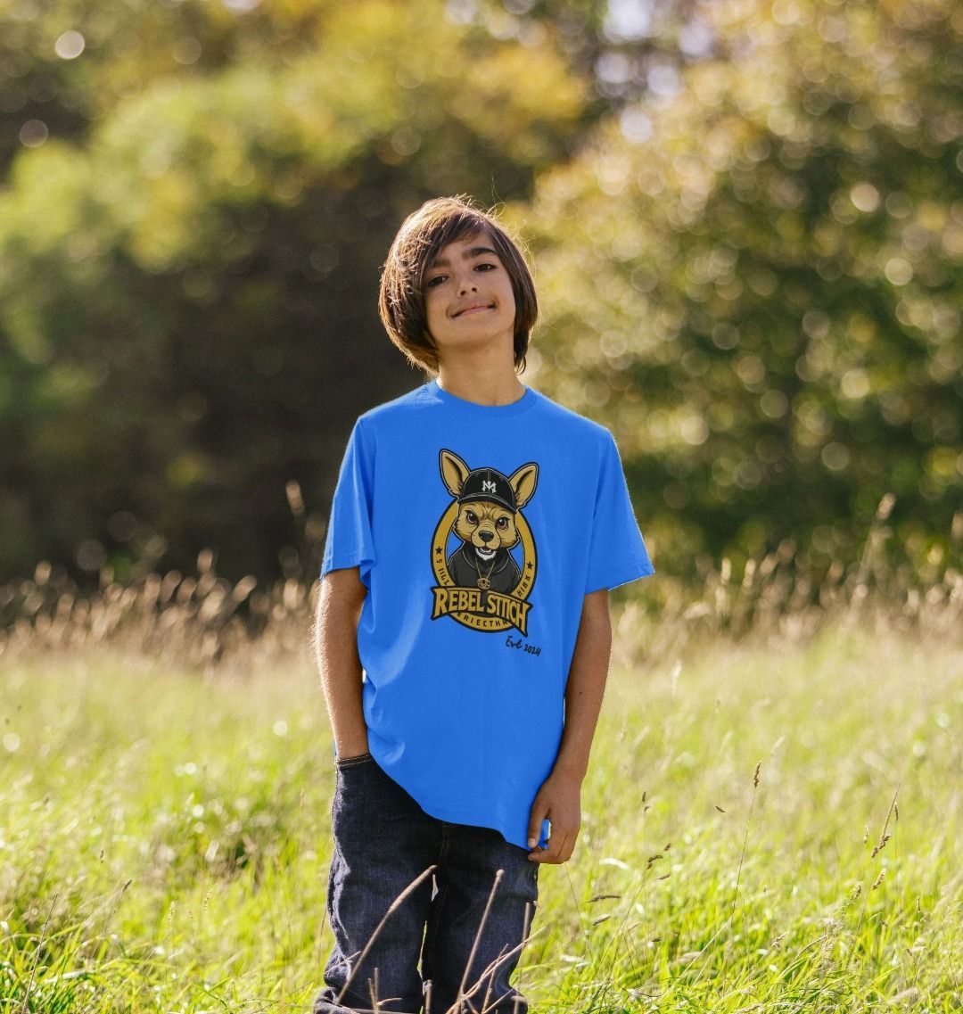 Camiseta de manga corta para niños de algodón prémium Rebel Stitch con estampado principal en la parte delantera n.° 1